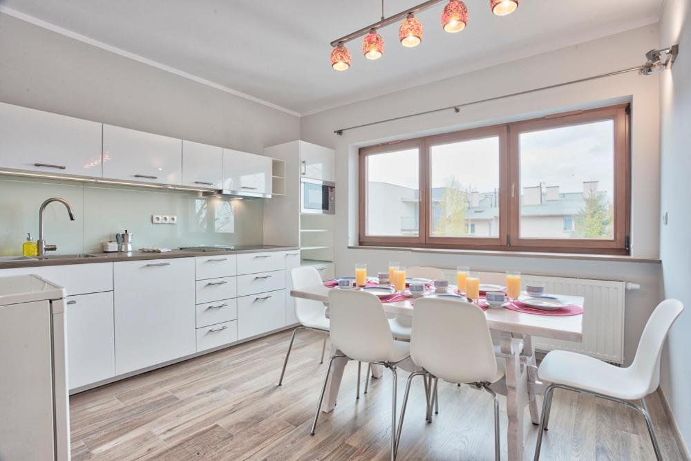 Family Apartment By Tyzenhauz Краков Экстерьер фото